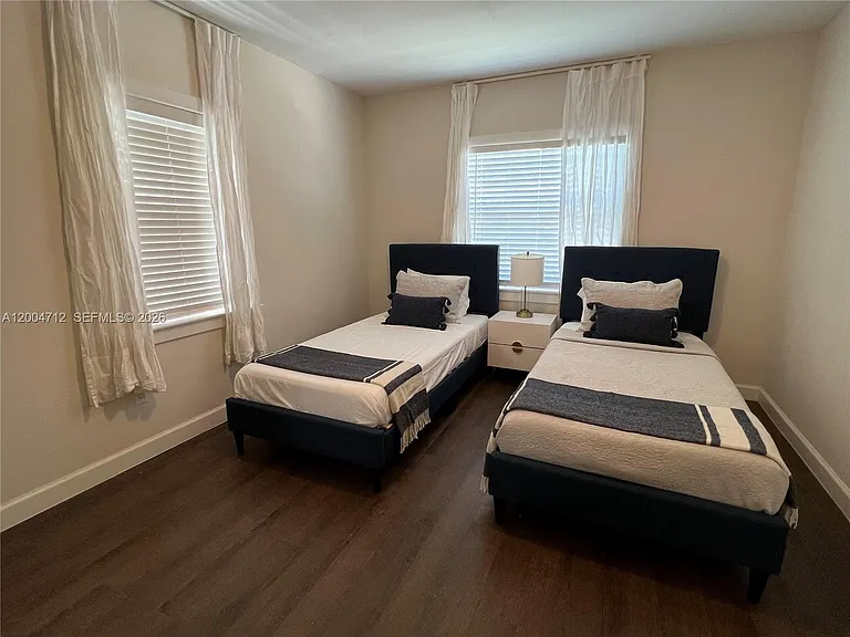 265 Palm Ave — Photo 25