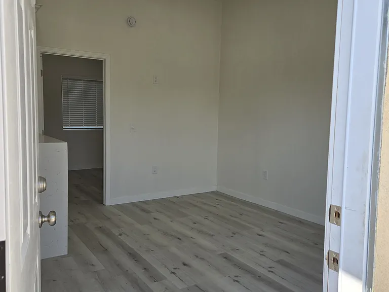 539 Hawaiian Ave #1/2 — Photo 2