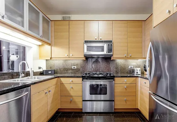 Rented by Anchor Associates | media 38