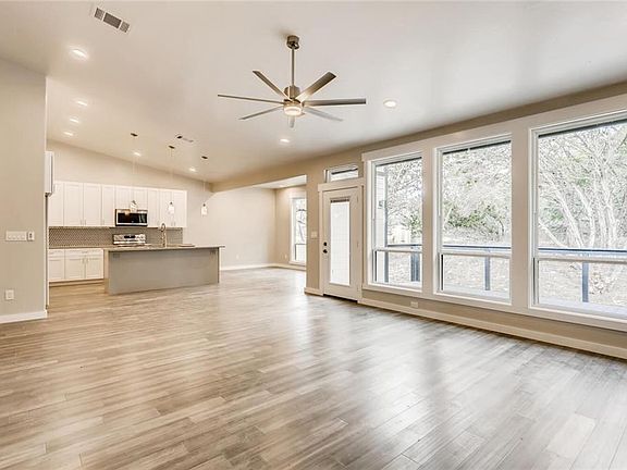 4th image of 3406 Hamilton Ave
