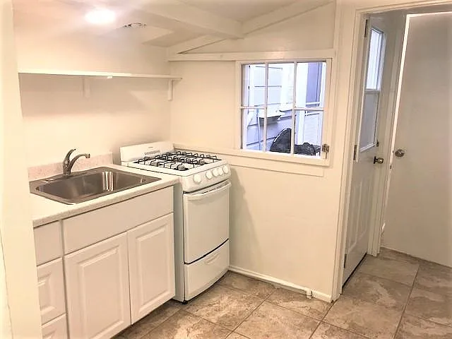 625 Bradbury St #1 — Photo 7