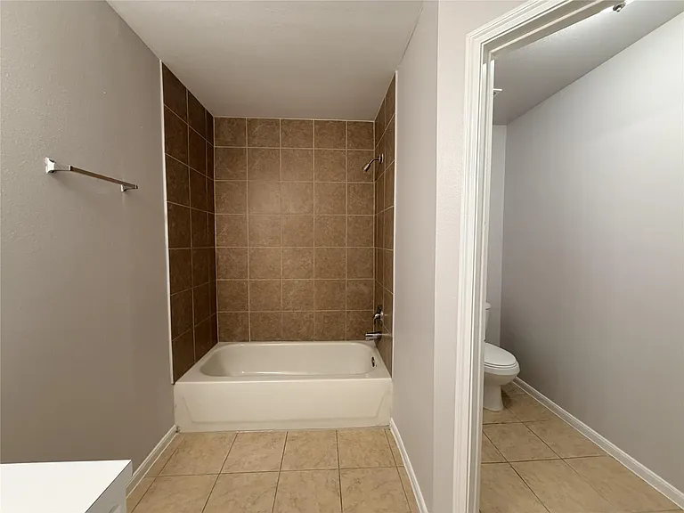 6407 Waldron Dr #A — Photo 21