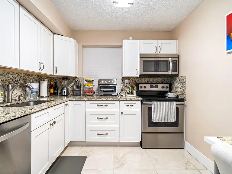 2000 Atlantic Shores Blvd #410 — Photo 27