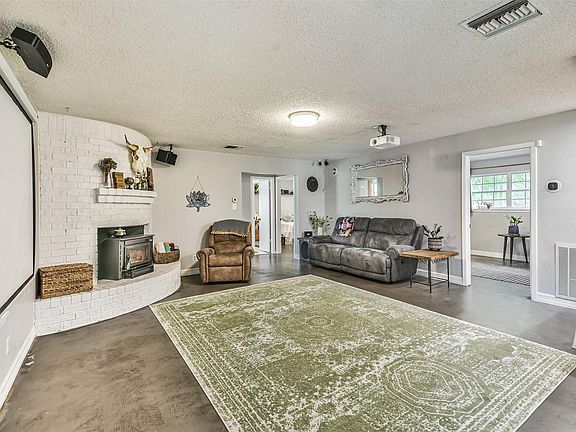 5th image of 31815 Terri Ln