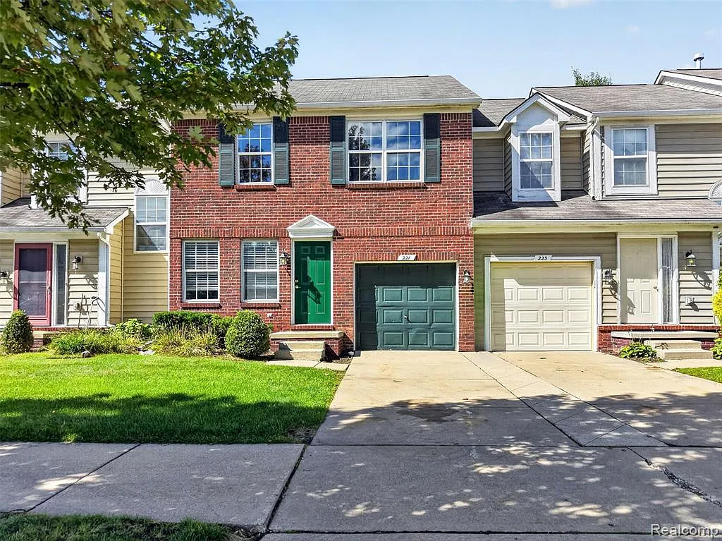 3 bed, 2.5 bath, 1401 sqft, $2,000 — Photo 3