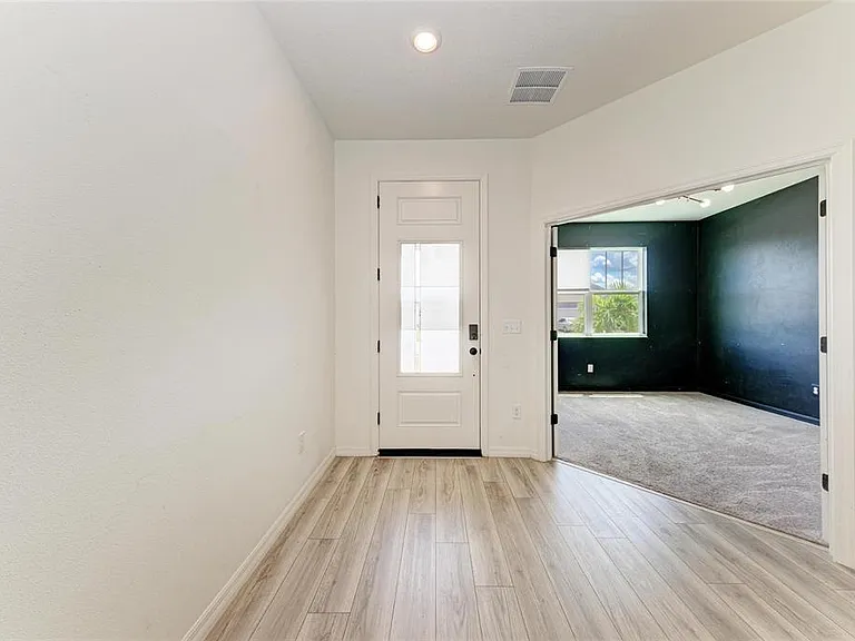 5826 143rd Ct E — Photo 3