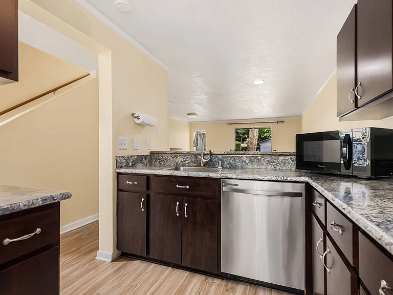 280 Newport Way NW #B-15 — Photo 7