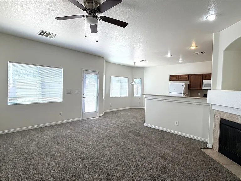 8493 Gardena Hills Ave — Photo 5