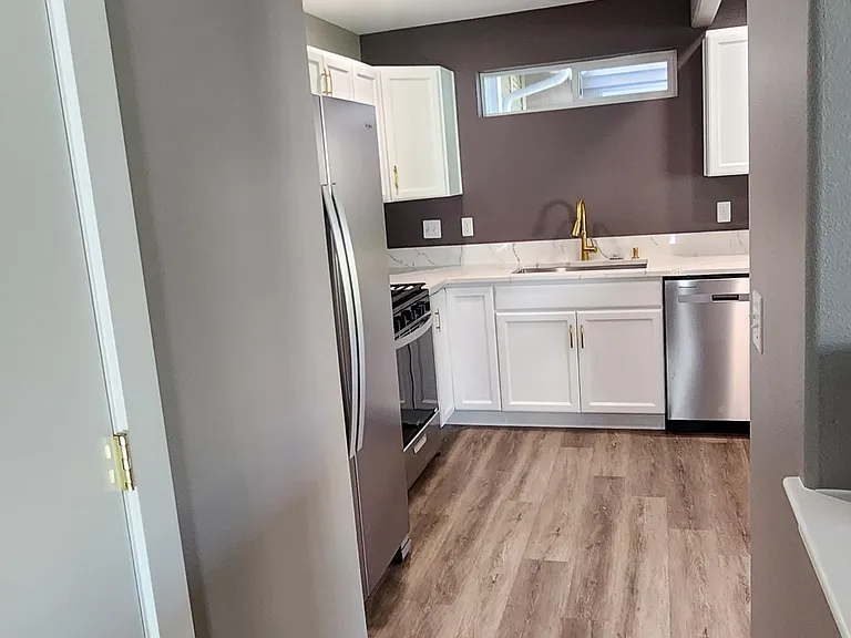 Hallway to kitchen
