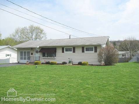 1st image of 221 Marian Dr