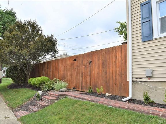 5th image of 624 Haskins Ave