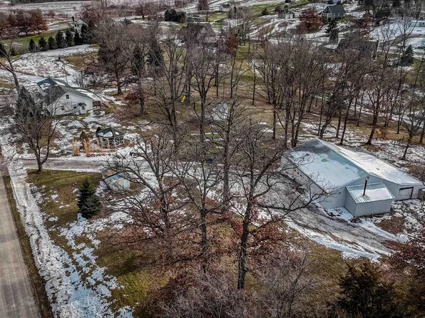 1190 Cemetery Rd, Tipton, IA 52772