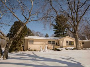 2323 Tanager Trl, Madison, WI 53711