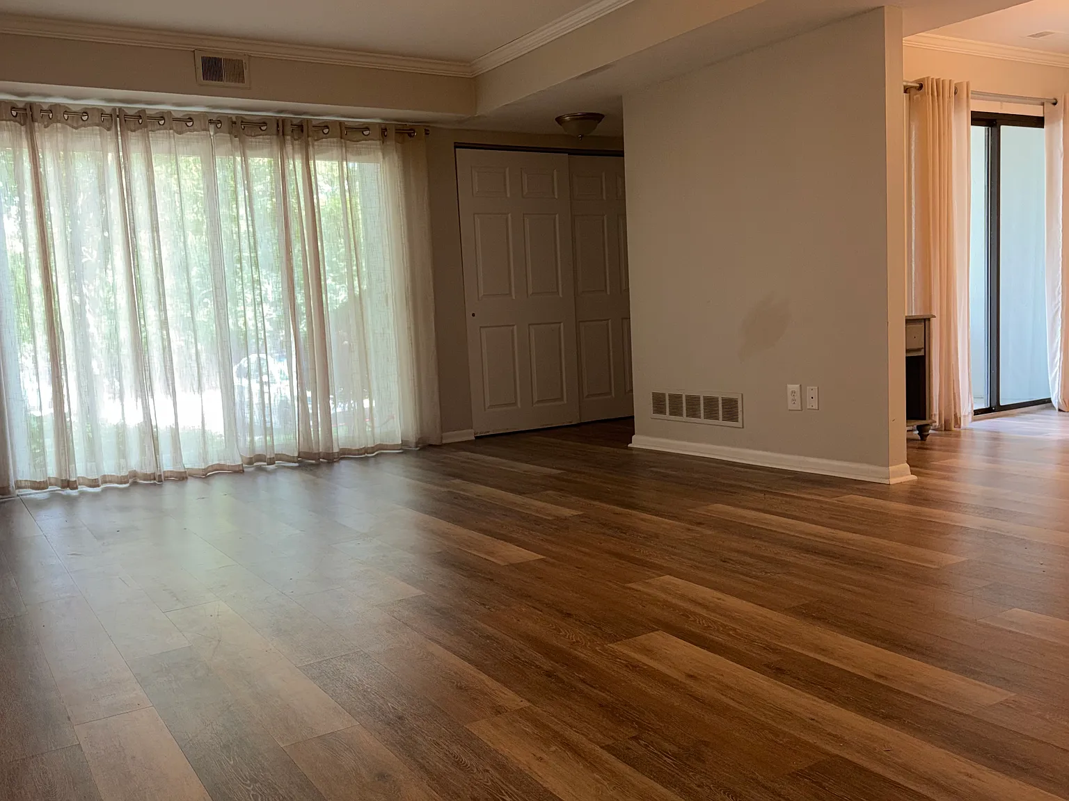 2 bed, 1.5 bath, 1450 sqft, $2,250 — Photo 3