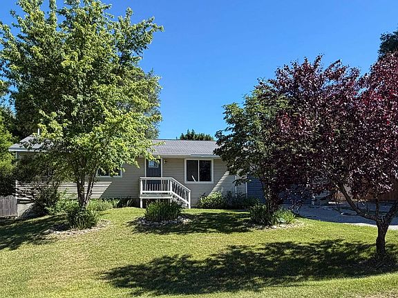 2nd image of 3122 Horseshoe Dr