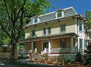 32 Chesley Rd #3R, Newton Center, MA 02459