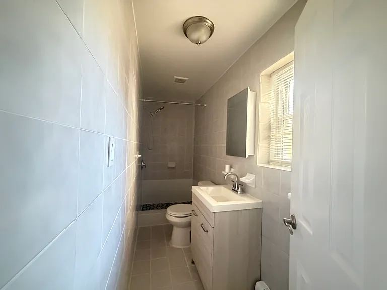 1395 Kearney Ave #C — Photo 9