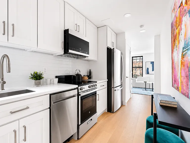 168 Sumpter St #2L — Photo 4