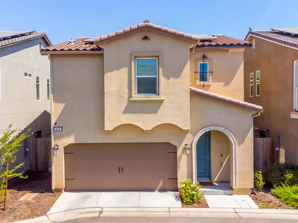 915 Winchell Way W, Madera, CA 93636