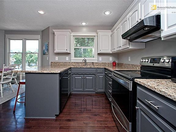 Updated Kitchen with Granite Counters