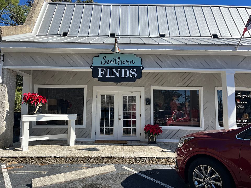 Highly visible entrance to Commercial Retail, office, Vendor Market space.