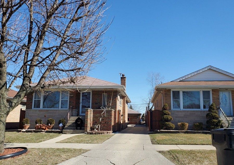 2nd image of 7853 S Kilbourn Ave