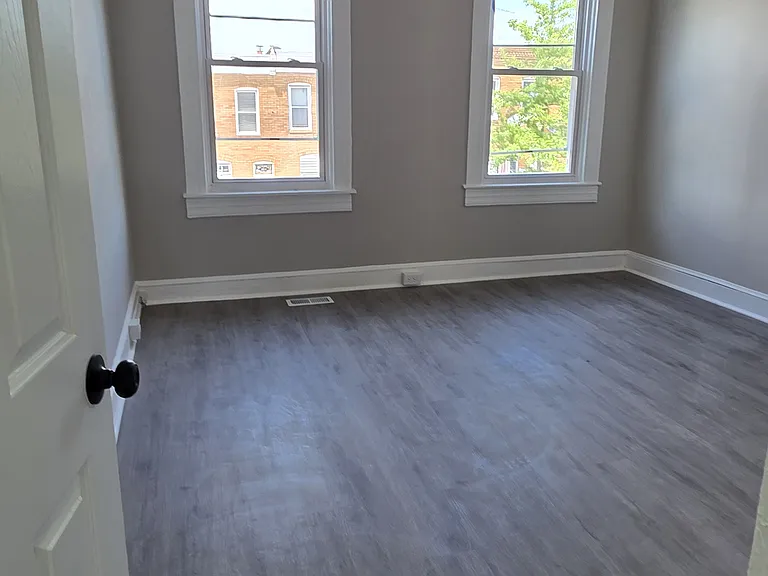 3515 E Fairmount Ave — Photo 8
