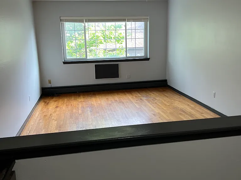 1733 N Cambridge Ave — Photo 8