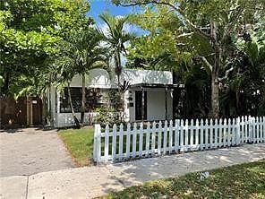 1st image of 23 SE 12th Avenue