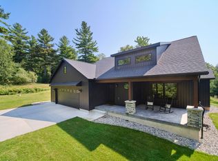 10357 E Starlight Ridge Cir, Onekama, MI 49675