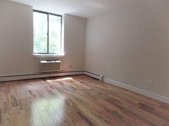 2nd image of 4 W 104th St #G1