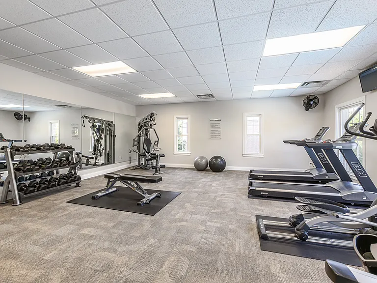 The Reserve at Merrick Apartments & Townhomes — Photo 24