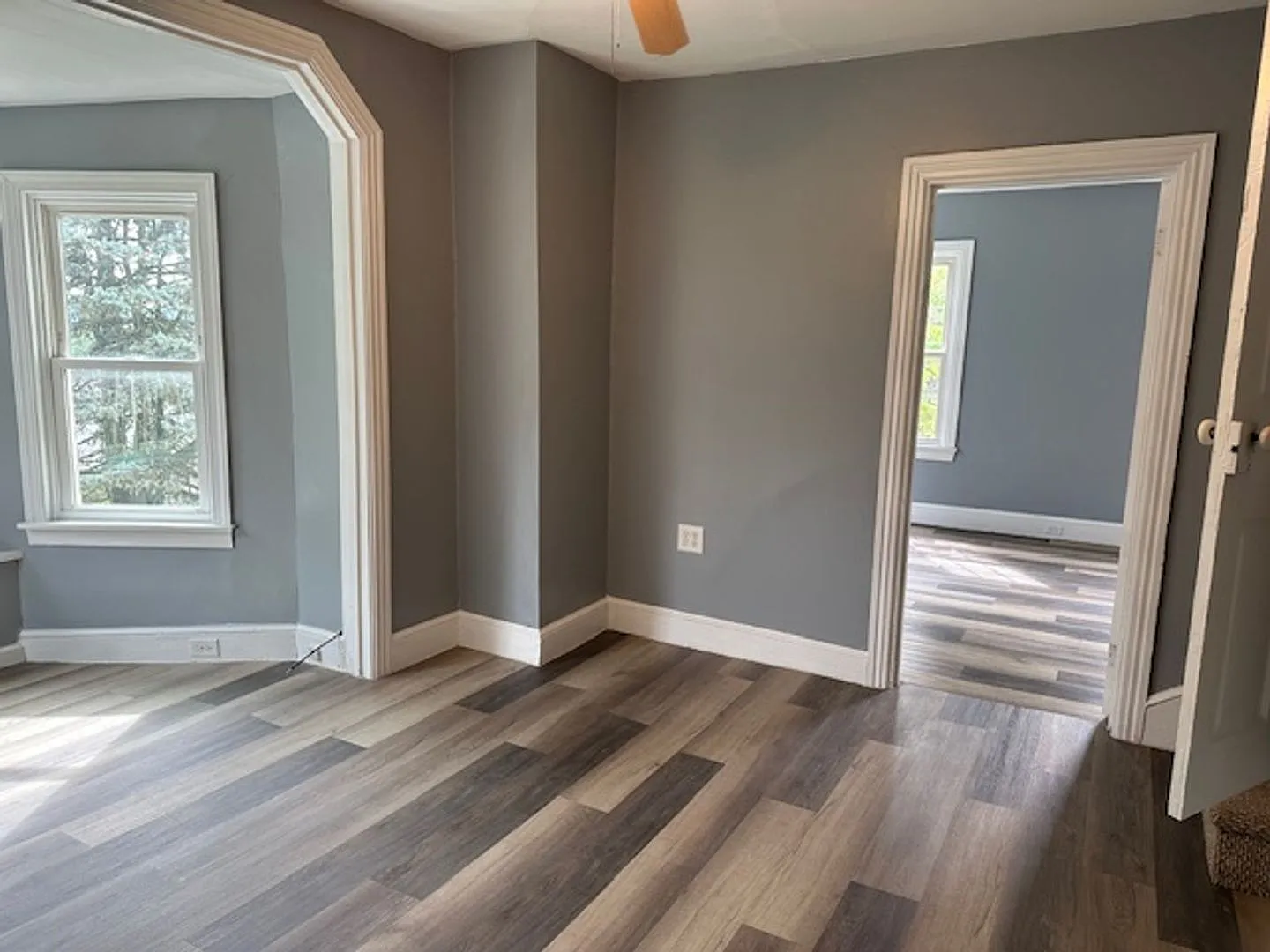 Eastern York School District 2 Bedroom 1 Bathrooms 2nd Floor 2 Story Apartment. — Photo 3