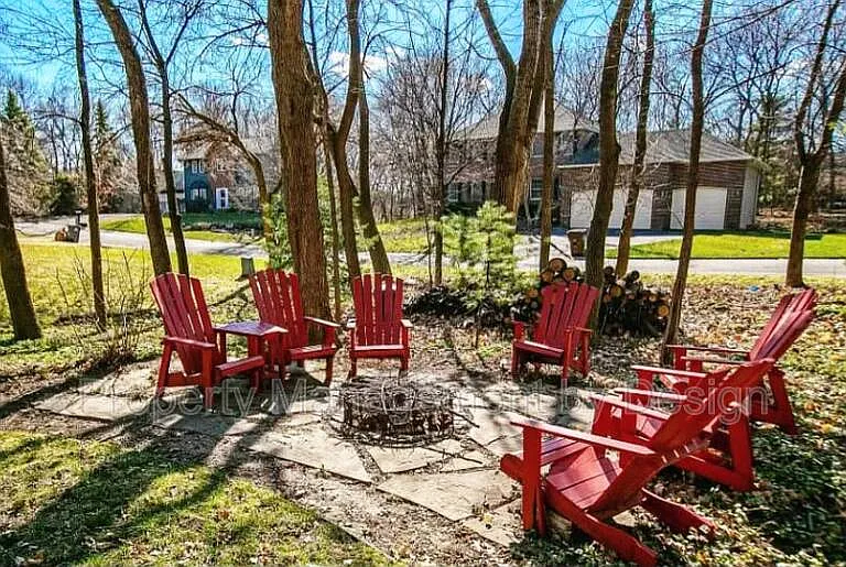 921 Vineland Ct — Photo 31