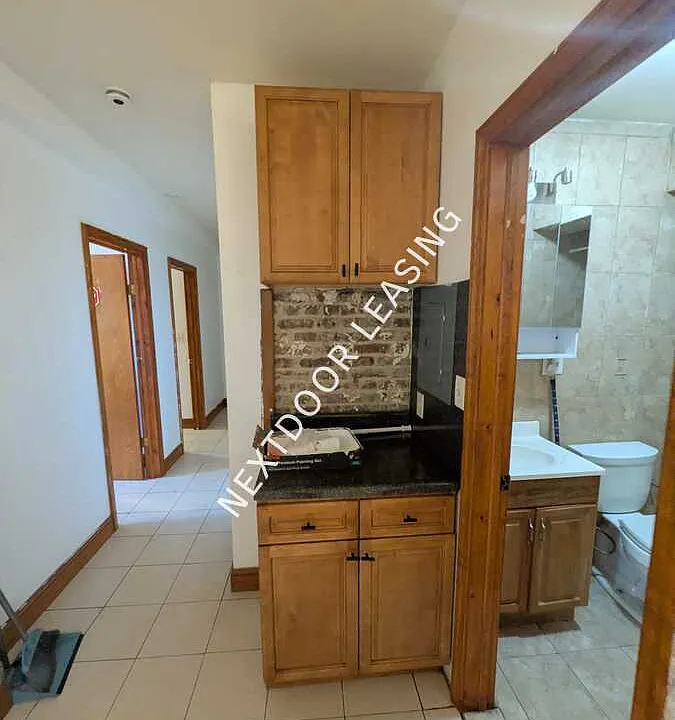 92 W 33rd St #1M