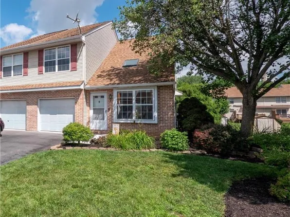 2721 Victoria Ln, Easton, PA 18045