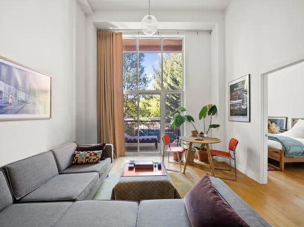 153 Manhattan Avenue image 1 of 12