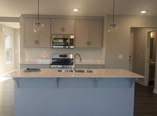 3728 SW Knoxville Ct, Lees Summit, MO 64082