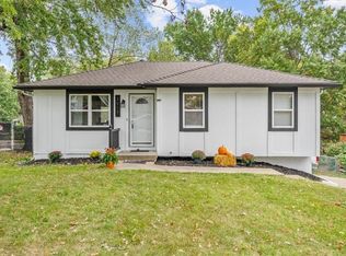 3917 S Masterbrook Dr, Independence, MO 64055