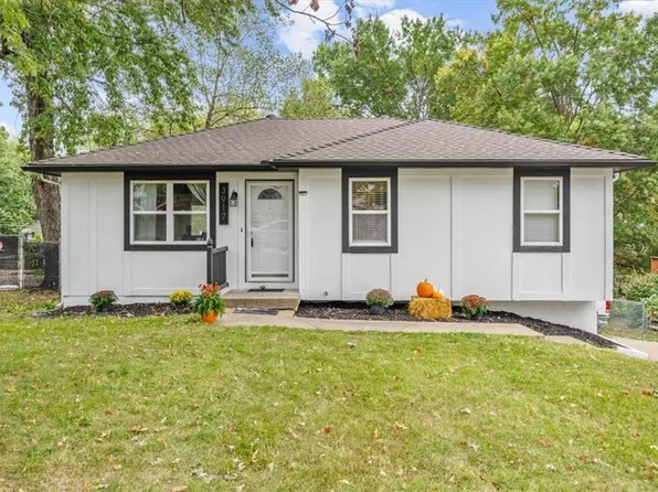 3917 S Masterbrook Dr, Independence, MO 64055