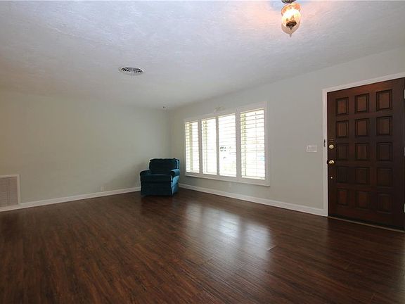 4th image of 1685 Leisure Dr