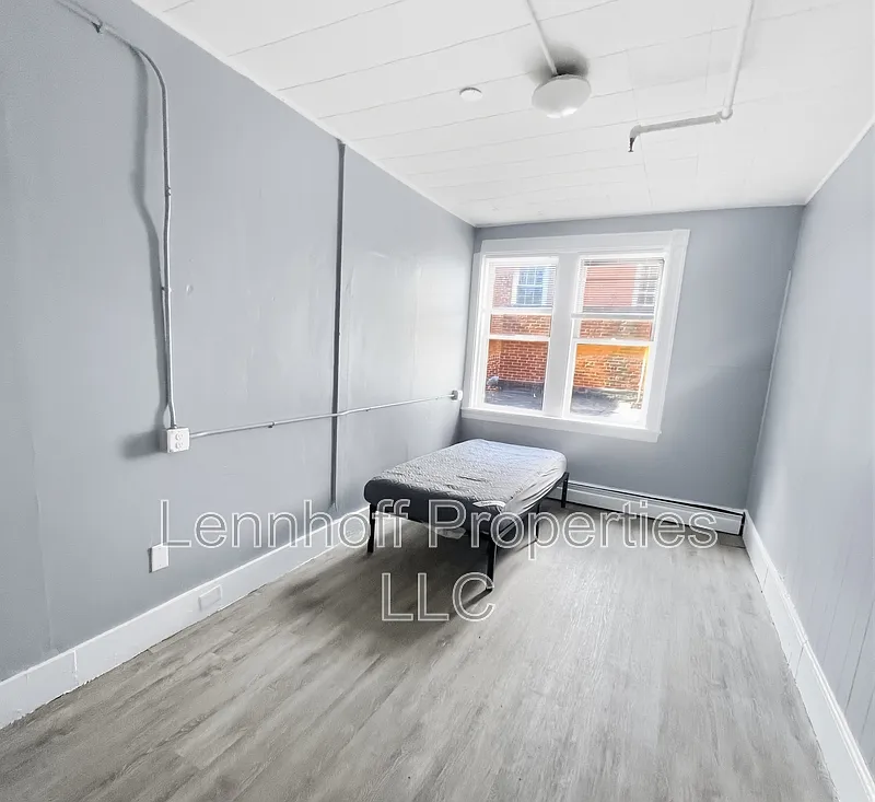 32 Lawrence Street — Photo 3