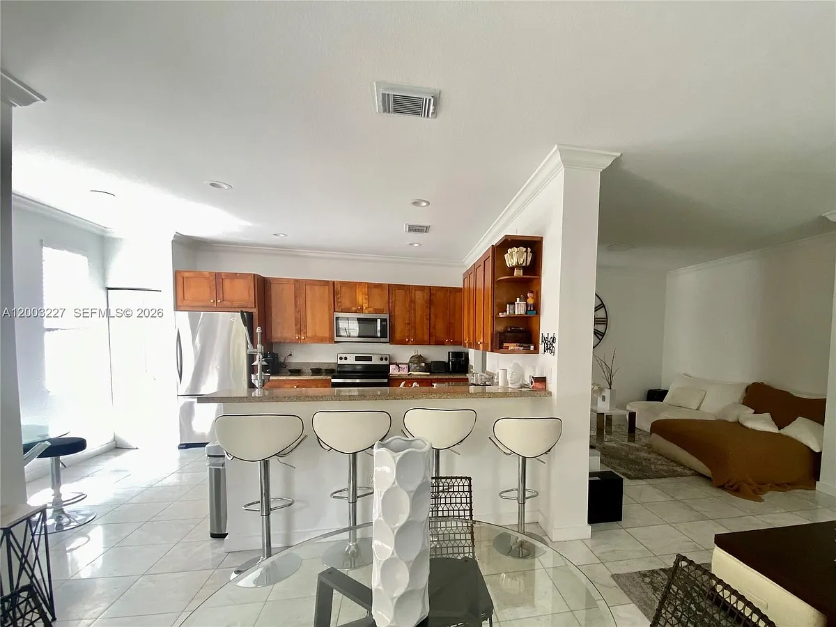 Building Photo - 10770 NW 74th Ln #10770