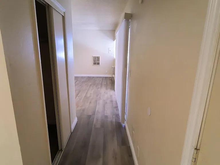 Ramona Garden Apartments — Photo 9