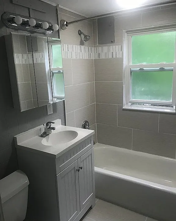 New tile bathroom