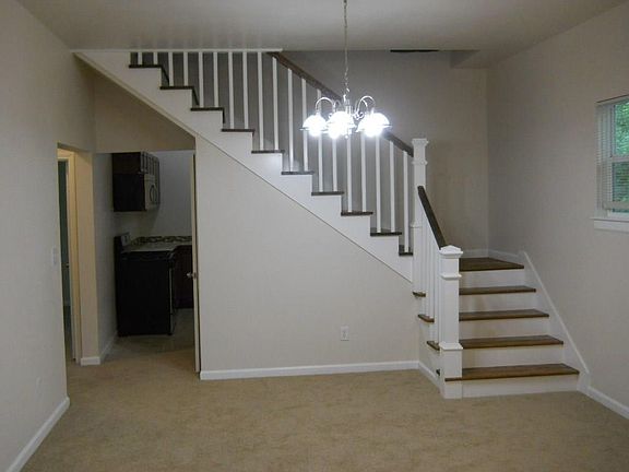 5th image of 109 N Llewellyn Ave