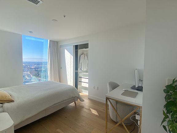 4th image of 188 W Saint James St #11616
