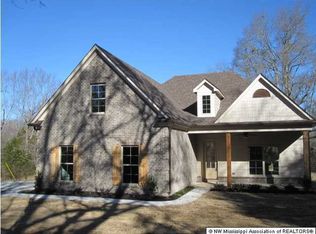 103 Cherrydale Dr, Coldwater, MS 38618