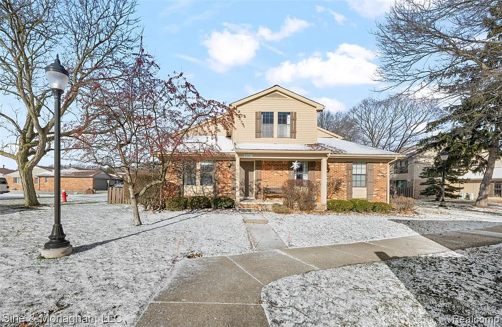 8641 Crabapple Ln photo 1