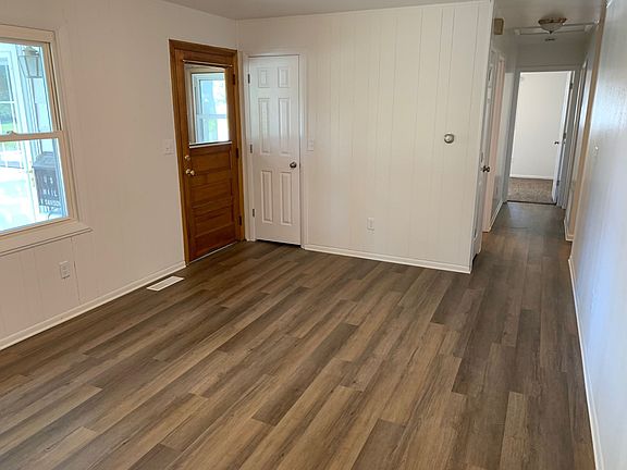 3rd image of 713 W Townley St